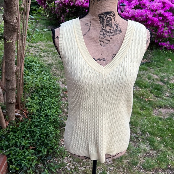 Jeanne Piere 90% Cotton V neck knit light yellow top size medium - Picture 6 of 6